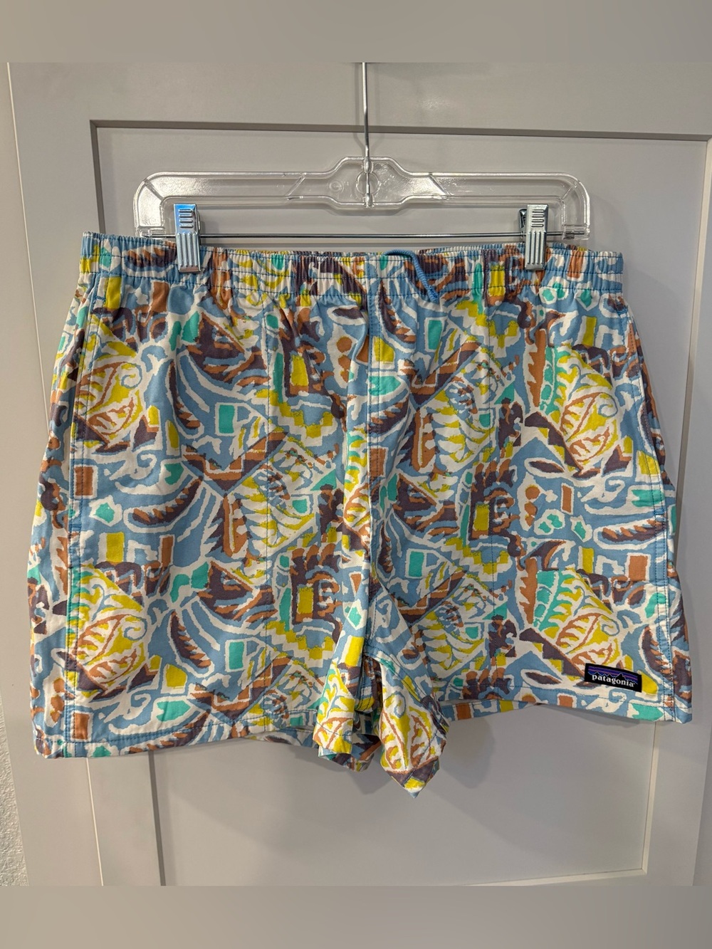 Nwot Patagonia Women’s Funhogger Shorts.  Abstract Print  — Blue, Teal, Yellow